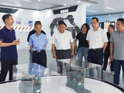 建引領(lǐng)聚合力，業(yè)務(wù)協(xié)同譜新篇——芯能科技黨支部赴田中精機(jī)參觀(guān)交流